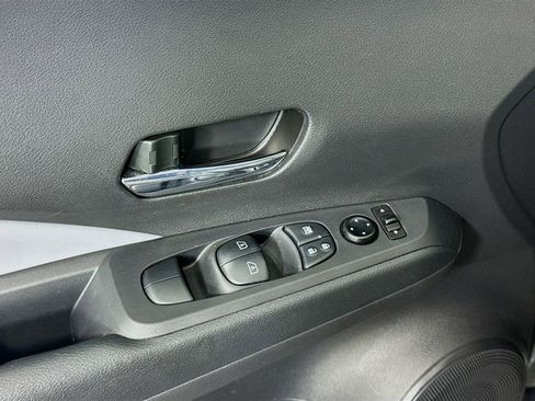 Used 2022 Nissan Kicks SR w/ Premium Package FWD image 17