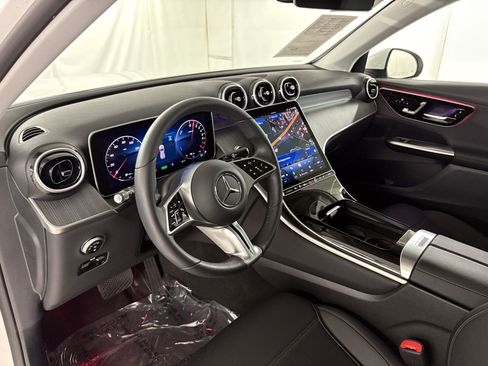 Certified 2025 Mercedes-Benz GLC 350e 4MATIC image 4