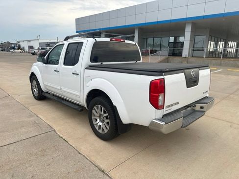 Used 2011 Nissan Frontier SL AWD/4WD image 28