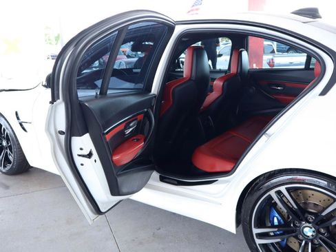 Used 2018 BMW M3 RWD image 30