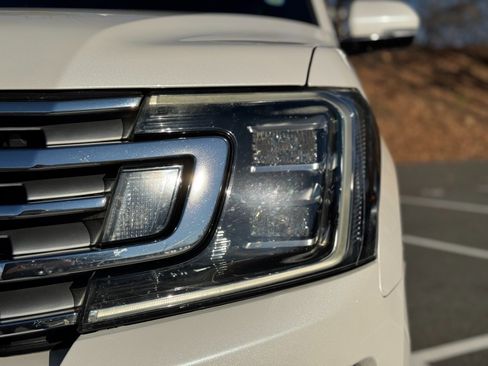 Used 2019 Ford Expedition Limited w/ Equipment Group 301A image 17