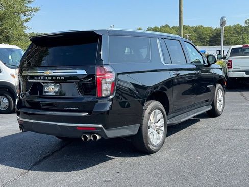 Used 2024 Chevrolet Suburban Premier image 3