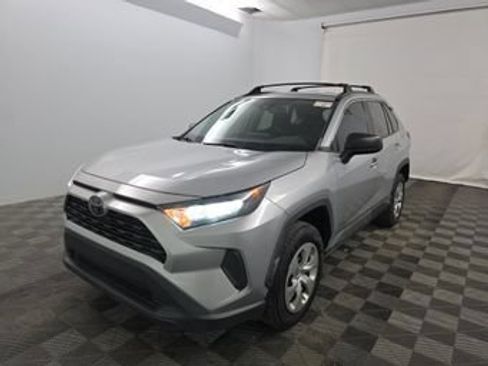 Used 2020 Toyota RAV4 LE FWD image 1
