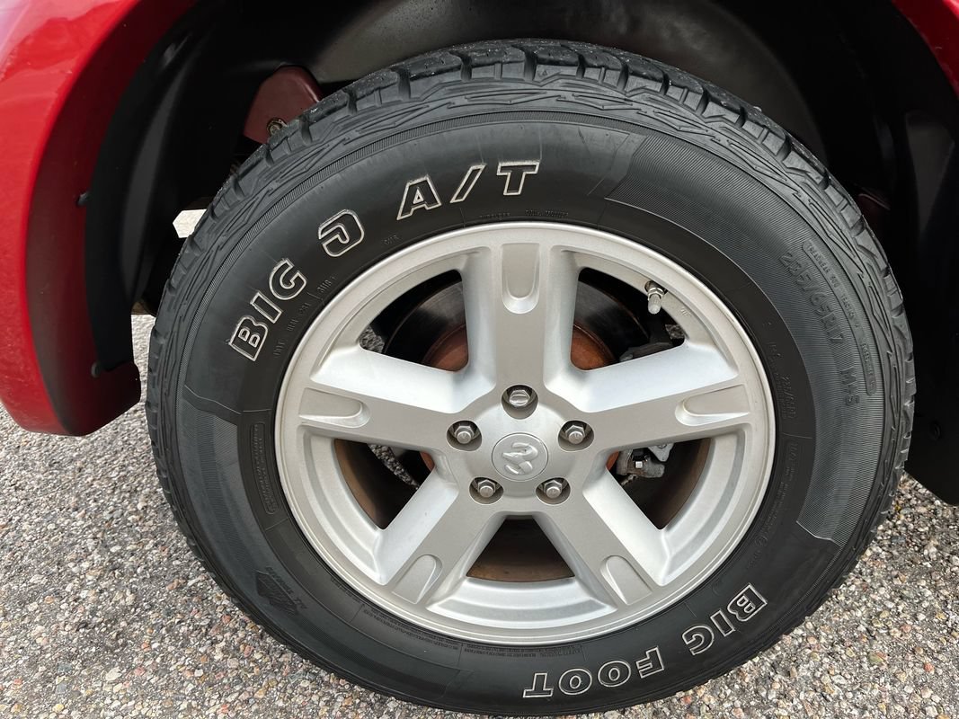 Used 2007 Dodge Nitro SXT RWD image 25