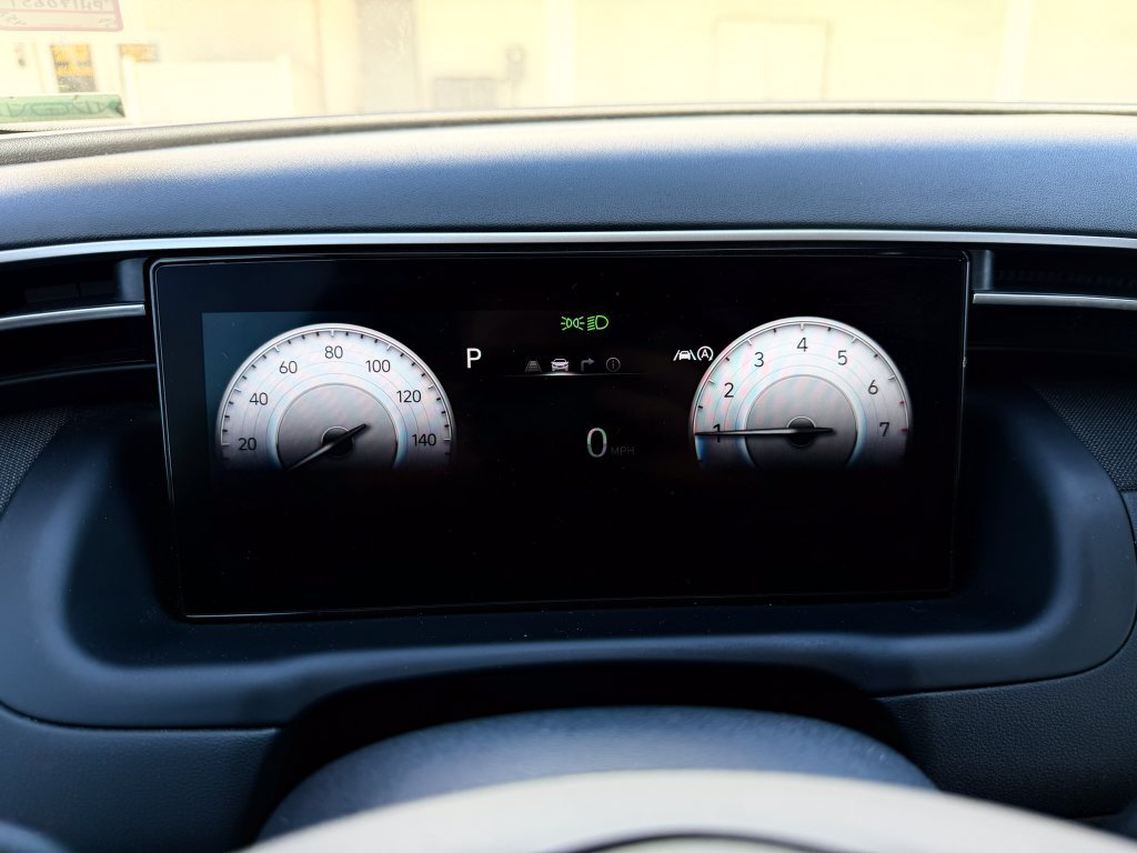 Used 2023 Hyundai Tucson Limited AWD/4WD image 11