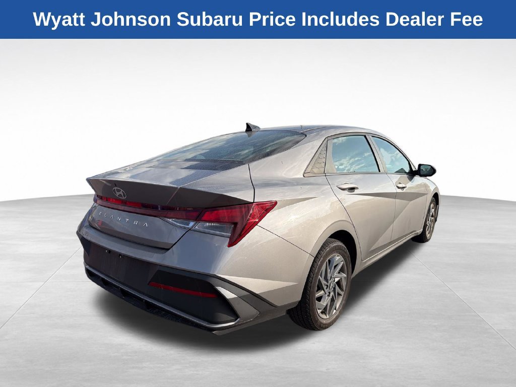 Used 2024 Hyundai Elantra SEL FWD image 9