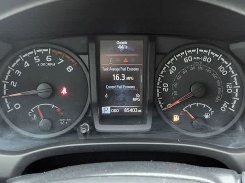 Used 2021 Toyota Tacoma SR image 31