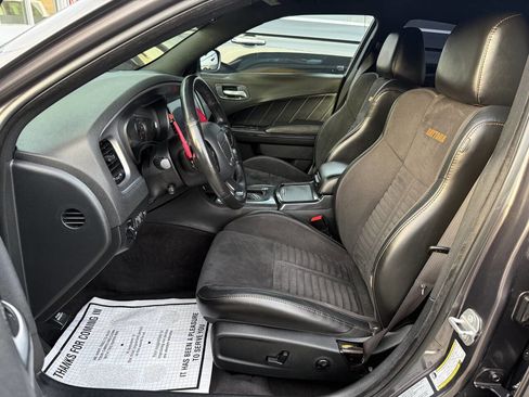 Used 2017 Dodge Charger R/T image 32