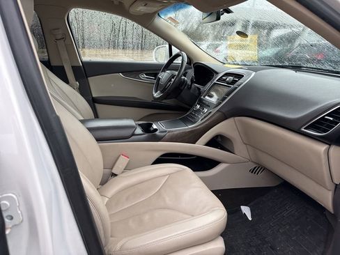 Used 2019 Lincoln Nautilus Reserve w/ Driver Assistance Package image 16