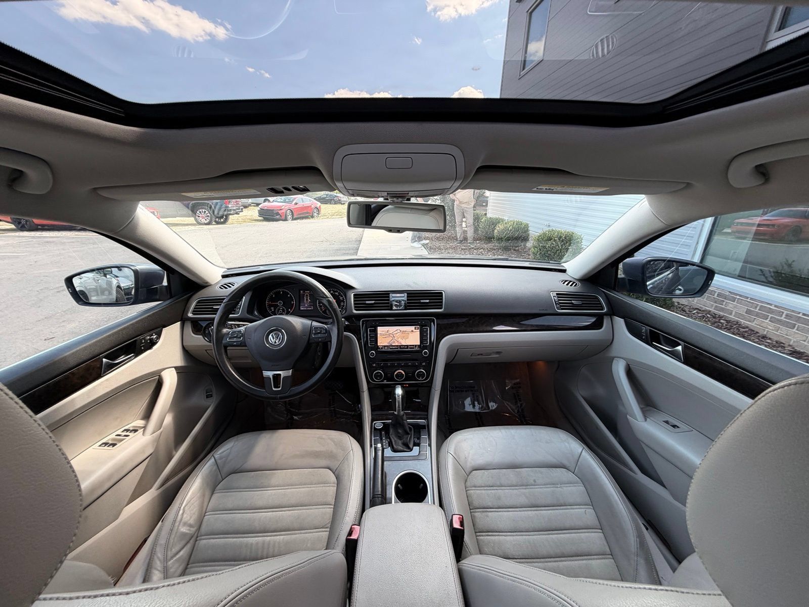 Used 2015 Volkswagen Passat TDI SEL Premium FWD image 26