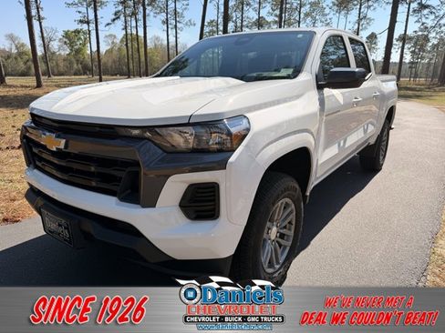 Used 2026 Chevrolet Colorado LT w/ Advanced Trailering Package image 1