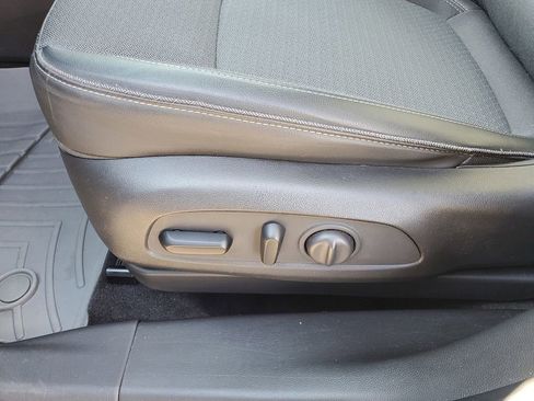 Used 2021 Buick Encore GX Preferred w/ Sport Touring Package image 7