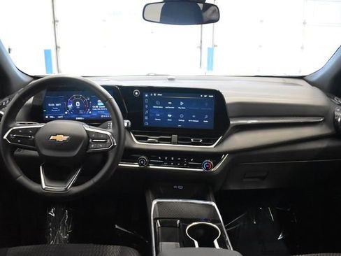Used 2025 Chevrolet Equinox LT AWD/4WD image 5