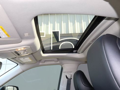 Used 2022 Toyota Highlander XLE image 8