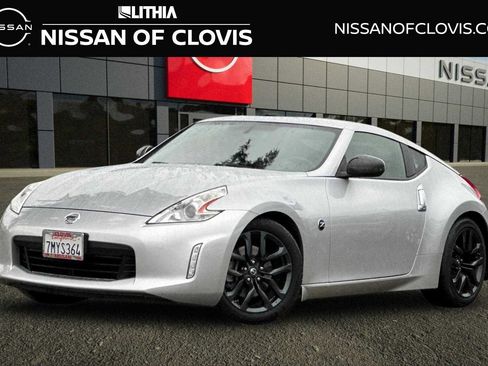 Used 2016 Nissan 370Z Coupe image 1