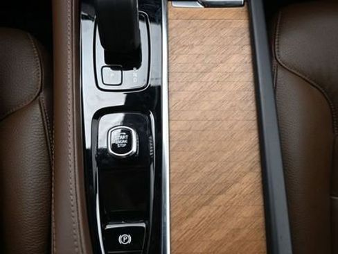 Used 2023 Volvo XC90 B6 Plus w/ Protection Package Premier AWD/4WD image 11