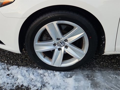 Used 2013 Volkswagen CC Sport image 7