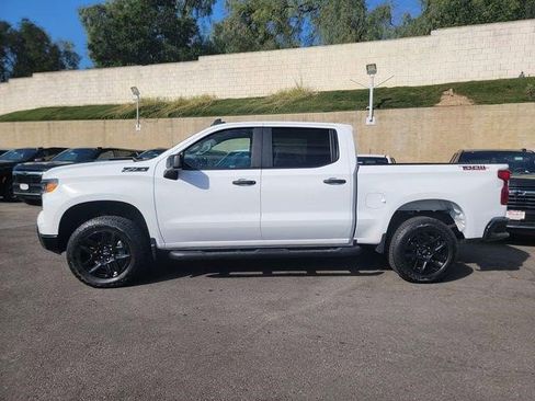 Certified 2024 Chevrolet Silverado 1500 Custom Trail Boss w/ Turbomax Blackout Package AWD/4WD image 4