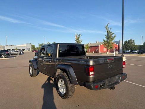 Used 2022 Jeep Gladiator Sport AWD/4WD image 3