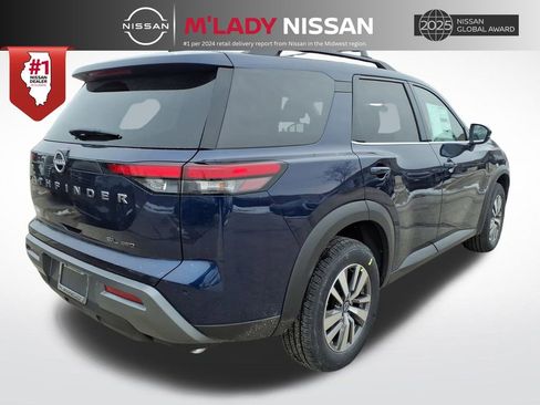 New 2026 Nissan Pathfinder SL image 7