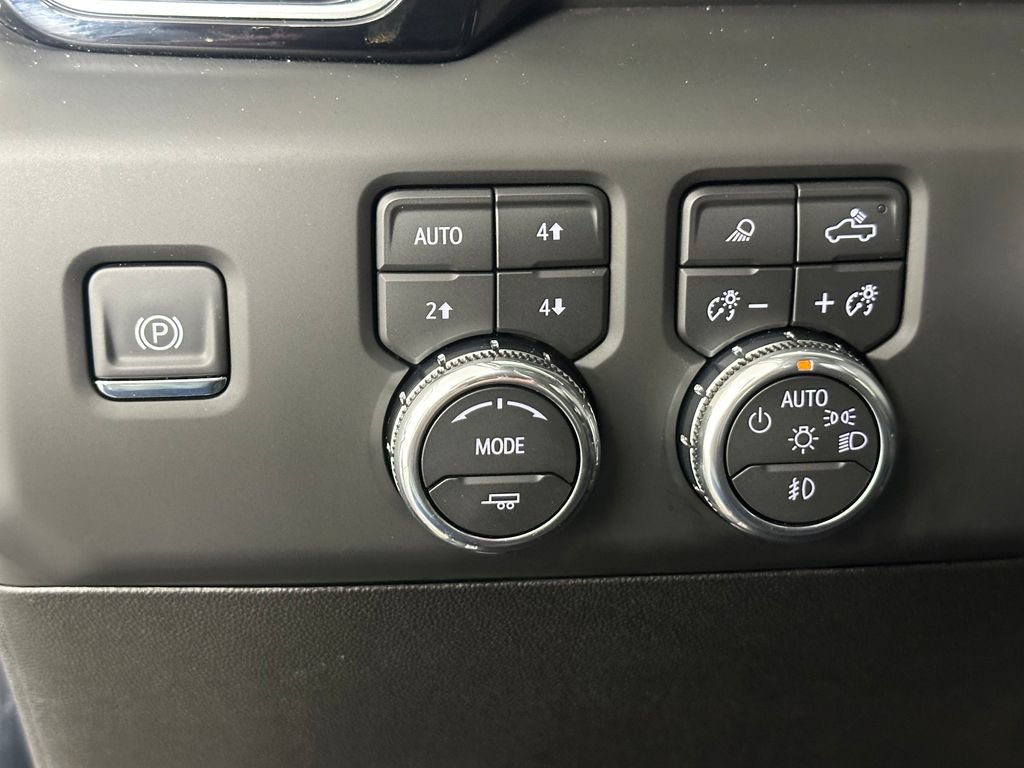 Used 2026 GMC Sierra 3500 Denali w/ Denali Reserve Package AWD/4WD image 23