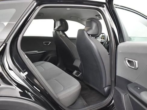 Used 2025 Kia K4 FWD image 17