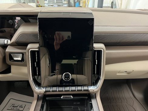 New 2026 GMC Yukon XL Denali w/ Advanced Technology Package AWD/4WD image 9