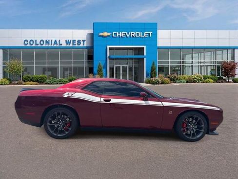 Used 2022 Dodge Challenger R/T Scat Pack RWD image 12