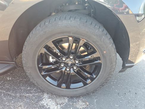 Certified 2024 Ford Expedition XLT RWD image 20