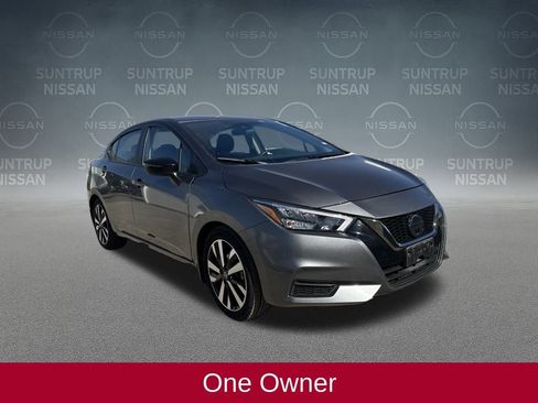 Used 2022 Nissan Versa SR w/ Trunk Package image 8