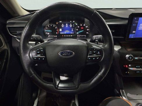 Used 2020 Ford Explorer XLT w/ Equipment Group 202A image 16