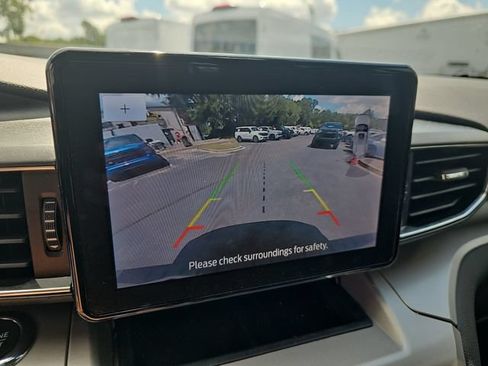 Used 2023 Ford Explorer XLT w/ Equipment Group 202A RWD image 19