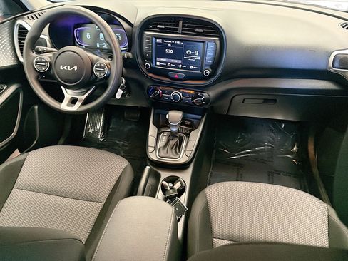 Used 2025 Kia Soul LX FWD image 12