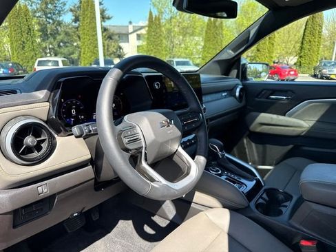 Used 2026 Chevrolet Colorado ZR2 w/ Technology Package AWD/4WD image 23