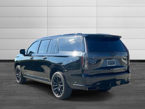Used 2022 Cadillac Escalade ESV Sport w/ Touring Package AWD/4WD image 3
