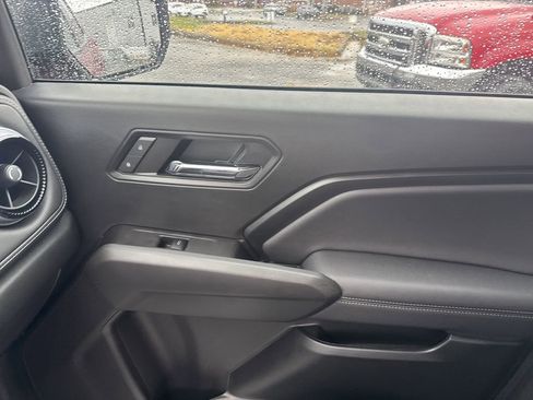 Used 2024 Chevrolet Colorado LT RWD image 26