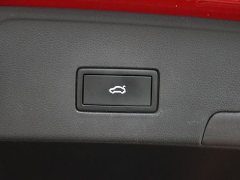 Used 2021 Volkswagen Atlas Cross Sport SE w/ Panoramic Sunroof Package image 11