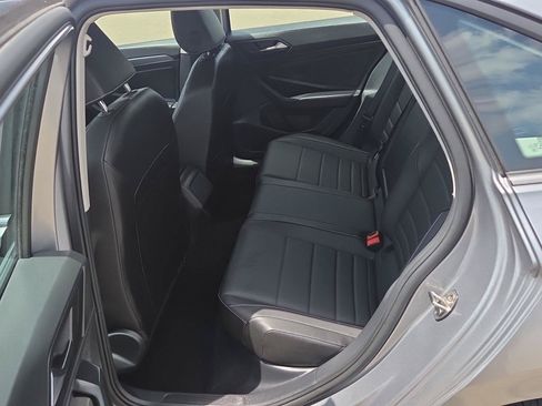 Used 2024 Volkswagen Jetta SE FWD image 13