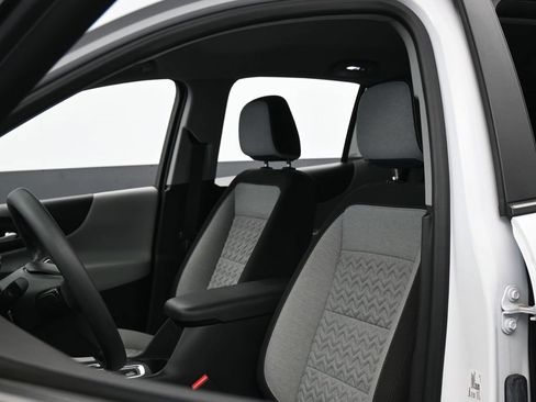 Used 2023 Chevrolet Equinox LS FWD image 10