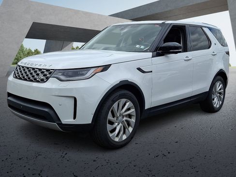 Used 2024 Land Rover Discovery S AWD/4WD image 3