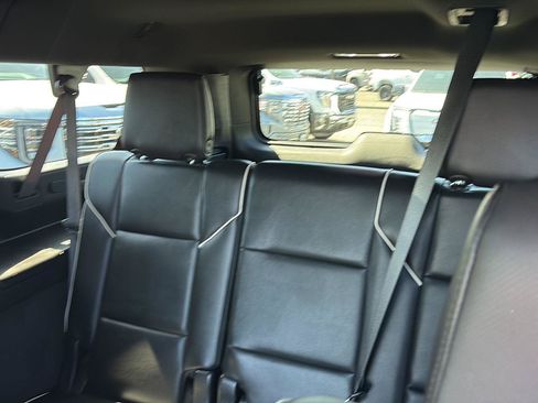 Used 2022 Cadillac Escalade ESV Premium Luxury w/ Performance Package AWD/4WD image 28