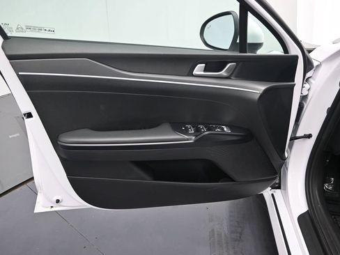 Certified 2022 Kia K5 LXS AWD/4WD image 18