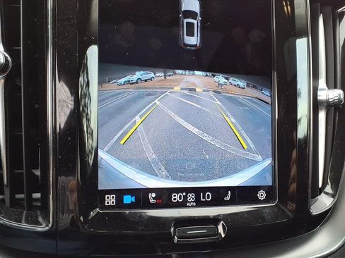 Certified 2023 Volvo XC60 B5 Core w/ Climate Package image 18