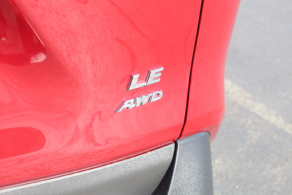 Used 2024 Toyota RAV4 LE AWD/4WD image 26