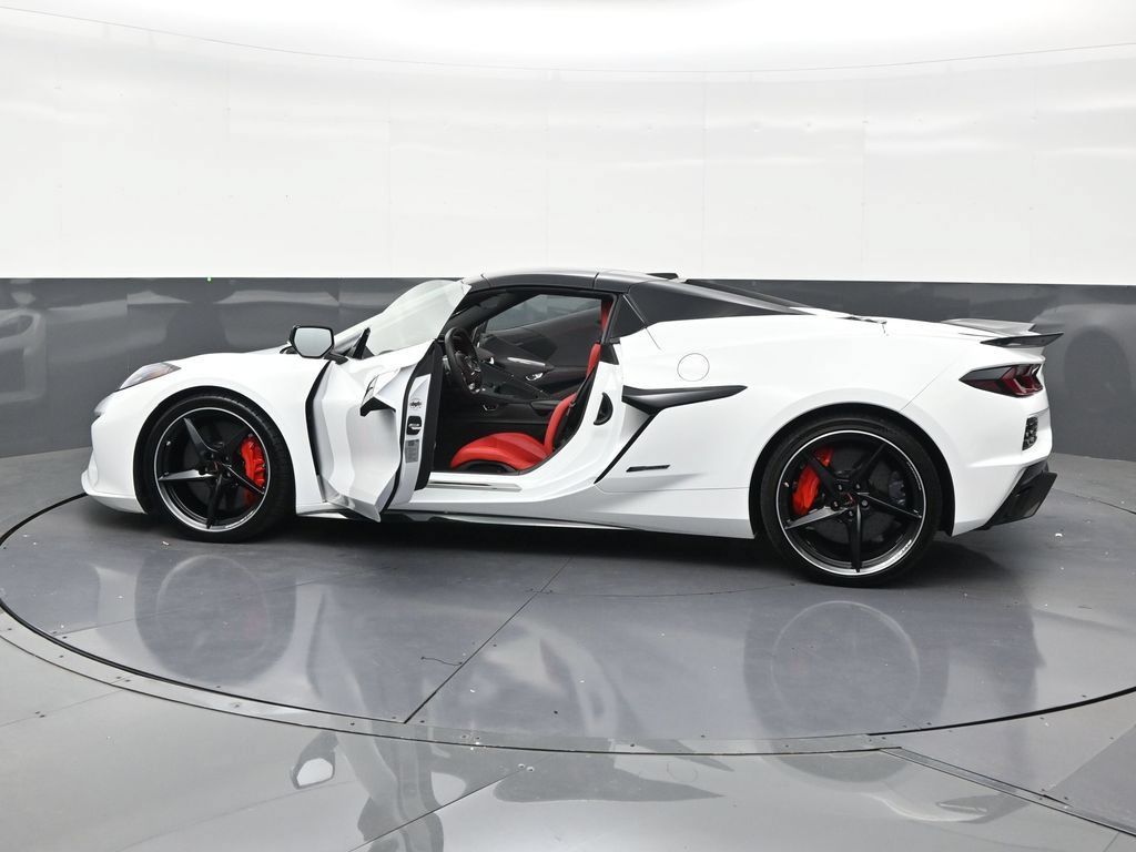 Used 2025 Chevrolet Corvette E-Ray AWD/4WD image 30