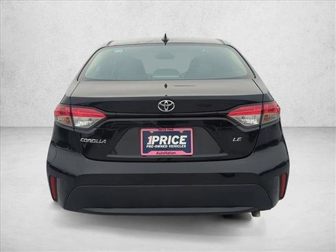 Used 2022 Toyota Corolla LE image 6