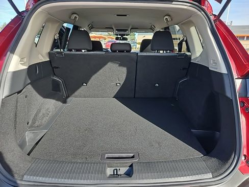 Used 2023 Nissan Rogue SV image 31