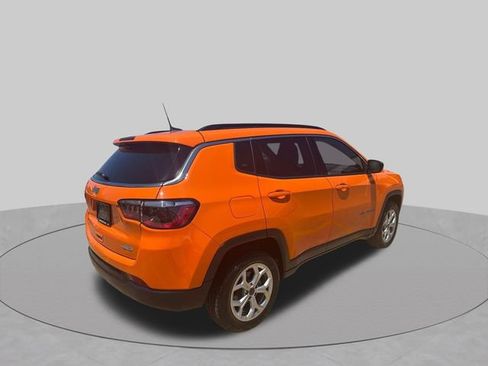 Used 2026 Jeep Compass Latitude AWD/4WD image 4