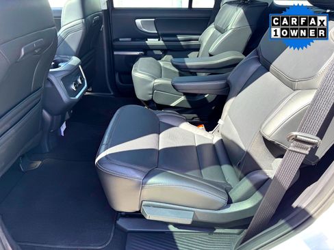 Used 2025 Ford Expedition Platinum image 20