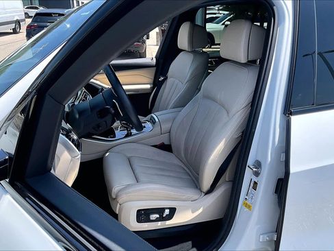 Used 2022 BMW X5 sDrive40i w/ M Sport Package RWD image 8